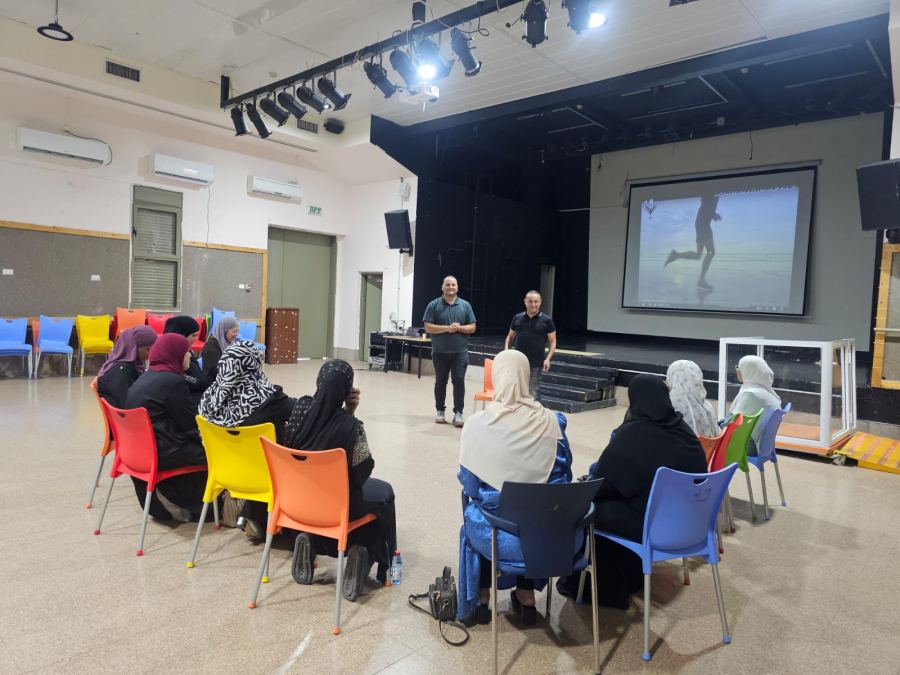 ضمن سلسلة اللقاءات التوعوية لمواجهة تحديات الحياة للأهالي وأصحاب الهمم.